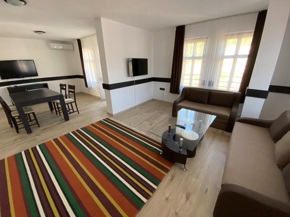 Апартхотел "Старият Град" В Етнографски Комплекс Zlatograd Exteriör bild